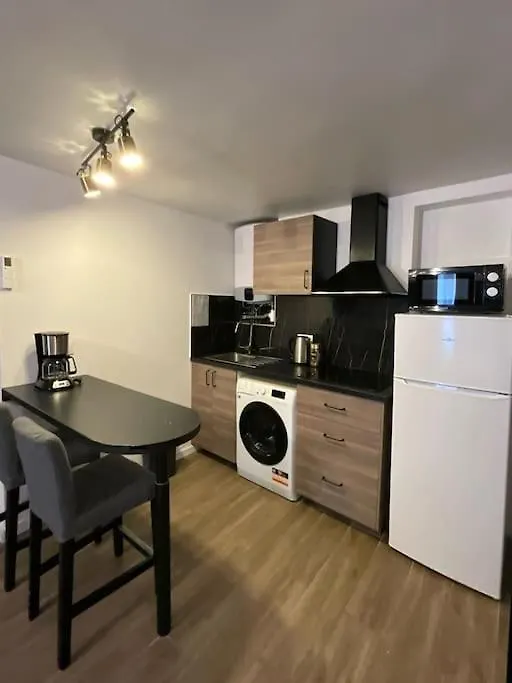 Apartamento Ks Paris Studio Appart Near Station Gare Du Nord And Gare De L Est