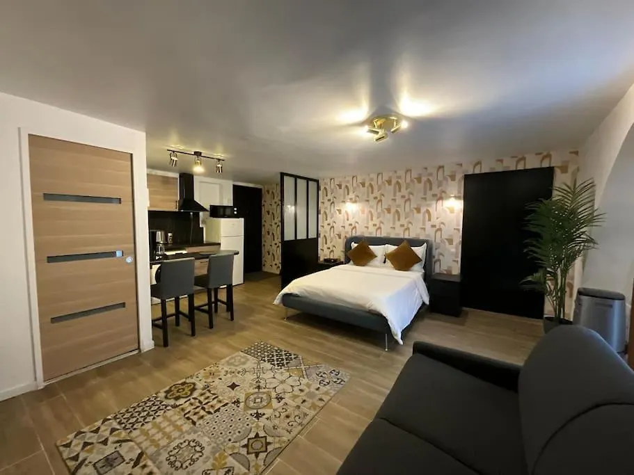 Ks Paris Studio Appart Near Station Gare Du Nord And Gare De L Est 0*,  França
